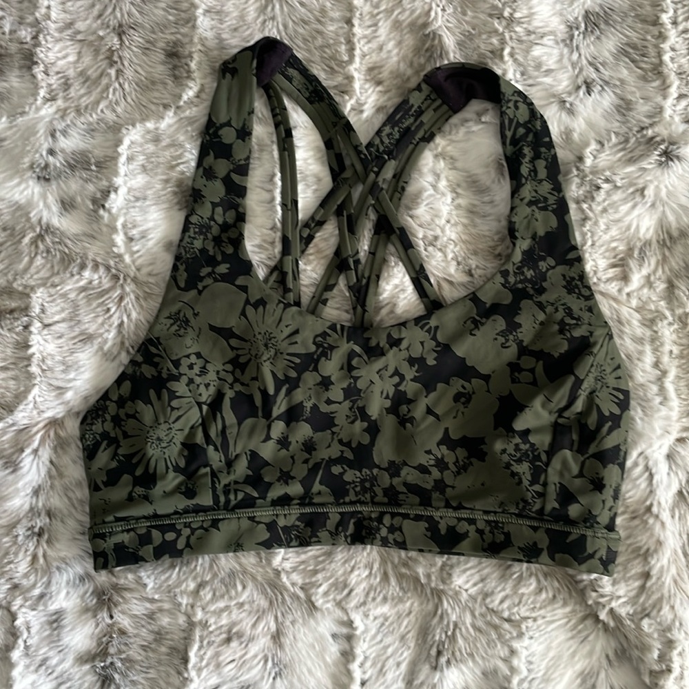 Lululemon Free to Be Sports Bra